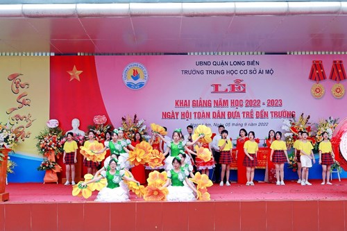 Trường THCS Ái Mộ hân hoan chào đón năm học mới 