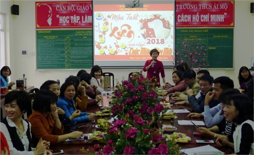 Trường THCS Ái Mộ gặp mặt đầu xuân Mậu Tuất năm 2018: Ấm áp và thân tình