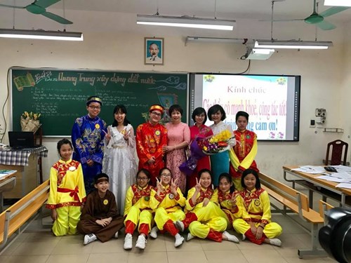 Cô giáo Nguyễn Thị Kim Nhung tự tin dự thi giáo viên giỏi cấp Thành phố môn lịch sử năm học 2017-2018