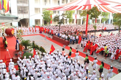 Tưng bừng Khai giảng năm học mới - Đón nhận bằng khen của Chủ tịch UBND thành phố Hà Nội
