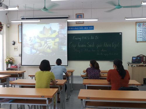  Cán bộ  - Giáo viên Trường THCS Bồ Đề  tham dự hội nghị trực tuyến tập huấn chương trình thay sách giáo khoa lớp 6