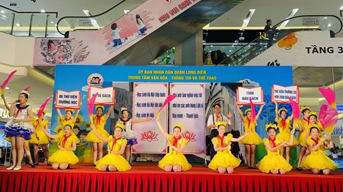 Trường THCS Bồ Đề  tham dự HỘI THI “TUYÊN TRUYỀN - GIỚI THIỆU SÁCH HÈ “ quận Long Biên năm 2022.