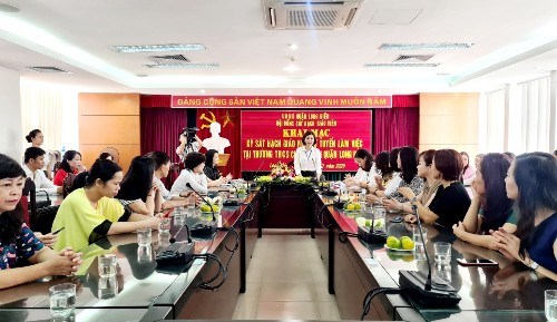 UBND Quận Long Biên sát hạch giáo viên dự tuyển làm việc tại trường THCS Chu Văn An