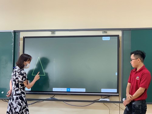 Bồi dưỡng đội ngũ giáo viên về Công nghệ thông tin, đáp ứng trường Chất lượng cao THCS Chu Văn An