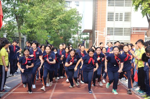 Cùng nhau tiến về vạch đích - giải chạy báo Hà Nội mới vì hoà bình năm 2022