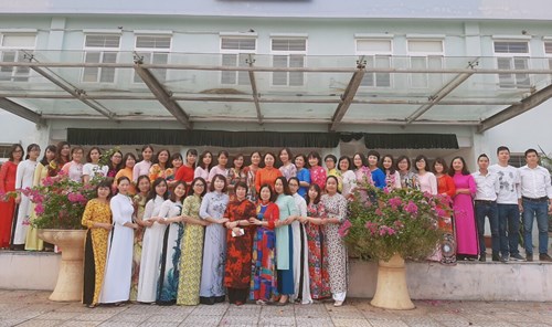Trường THCS Đô Thị Việt Hưng - Sáu năm một chặng đường phát triển 