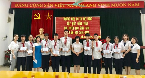 Trường THCS Đô Thị Việt Hưng gặp mặt động viên đội tuyển Học sinh giỏi cấp trường dự thi HSG câu lạc bộ bộ môn em yêu thích cấp Quận