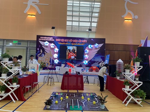 Trường THCS Đô Thị Việt Hưng tham gia ngày hội Công nghệ thông tin lần thứ V.
