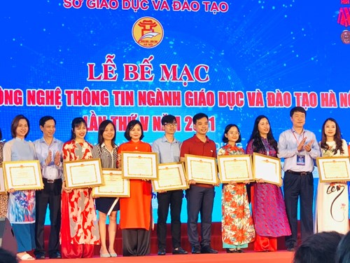 Chúc mừng cô giáo Nguyễn Mai Nga – đạt giải Nhất cuộc thi thiết kế bài giảng điện tử, phần mềm dạy học – ngành Giáo dục và Đào tạo Hà Nội lần thứ V năm 2021.