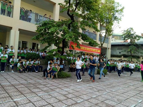 Trường THCS Đức Giang hưởng ứng giải chạy báo Hà Nội mới lần thứ 44 Vì hoà bình  năm 2017