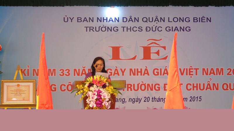Trường THCS Đức Giang long trọng tổ chức lễ kỉ niệm 33 năm ngày nhà giáo Việt Nam 20/11 và lễ đón nhận bằng công nhận trường đạt chuẩn Quốc gia