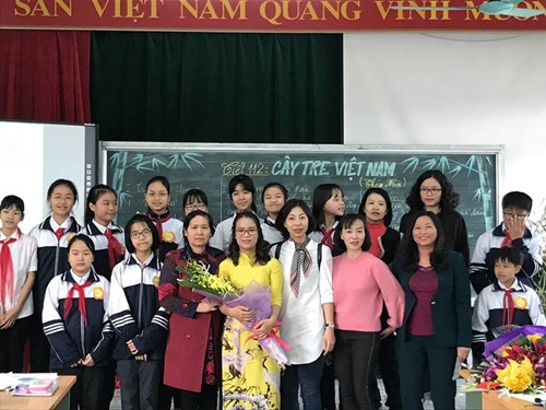 Cô giáo Phạm Lan Anh tham gia cuộc thi giáo viên giỏi cấp thành phố môn Ngữ văn