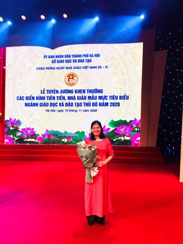 Cô Tạ Thị Tuyết Sơn- GIáo viên tiêu biểu học kì 1 năm học 2021-2022
