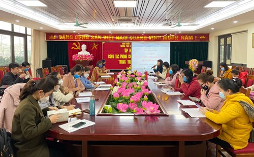 Trường THCS Lê Quý Đôn tổ chức tập huấn công tác phòng chống dịch bệnh Covid 19 trong nhà trường khi học sinh đi học trực tiếp và phổ biến công tác chuyên môn dạy học trực tiếp