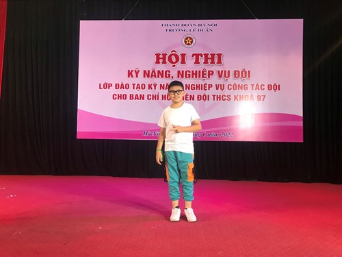 Em Trần Nguyễn Gia Bảo- Trường THCS Lê Quý Đôn tham gia lớp đào tạo kỹ năng nghiệp vụ đội tại trường đội Lê Duẩn