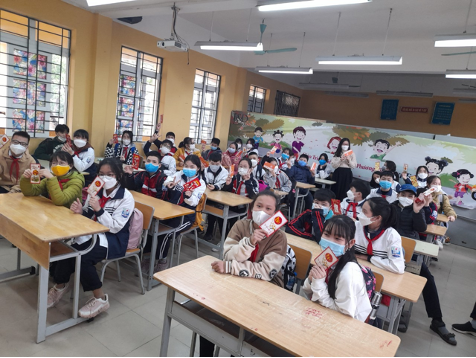 Học sinh trường THCS Long Biên hân hoan trở lại trường từ 8/2/2022