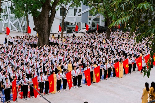 Lễ khai giảng năm học 2022 - 2023 của thầy và trò trường THCS Long Biên