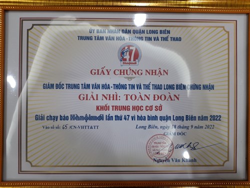 Thầy và trò trường THCS Long Biên thắng lớn tại giải chạy Báo Hànộimới lần thứ 47 - vì hoà bình quận Long Biên