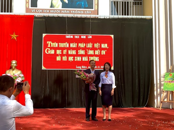 Trường THCS Ngọc Lâm tổ chức giao lưu giáo dục  kĩ năng sống cho học sinh với chủ đề “Lòng biết ơn”