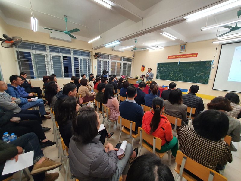Trò chuyện trao đổi của thầy giáo Phan Trung Phương về các kĩ năng mền cần thiết đối với học sinh tại buổi Sơ kết học kì I 