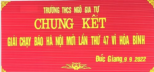 Trường THCS Ngô Gia Tự tổ chức Chung kết giải chạy báo Hà Nội lần thứ 47 vì hòa bình.