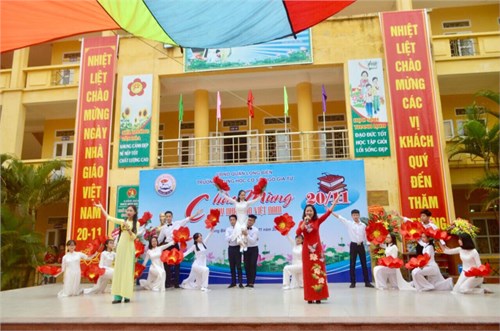 Trường THCS Ngô Gia Tự long trọng  tổ chức lễ kỉ niệm 36 năm ngày Nhà giáo Việt Nam 