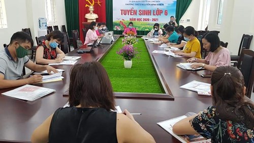 Trường THCS Nguyễn Bỉnh Khiêm có 67% học sinh đăng kí tuyển sinh trực tuyến thành công trong ngày đầu tiên.