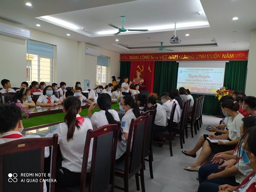Trường THCS Nguyễn Bỉnh Khiêm tuyên truyền về dinh dưỡng hợp lí, phòng chống thừa cân béo phì