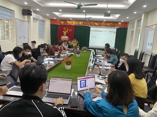 Hội nghị tập huấn cổng thông tin điện tử trường THCS Nguyễn Bỉnh Khiêm, Hệ thống học và thi trực tuyến HanoiStudy