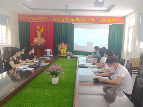  Nhóm Toán trường THCS Nguyễn Bỉnh Khiêm tham dự hội nghị trực tuyến tập huấn sách giáo khoa lớp 6.