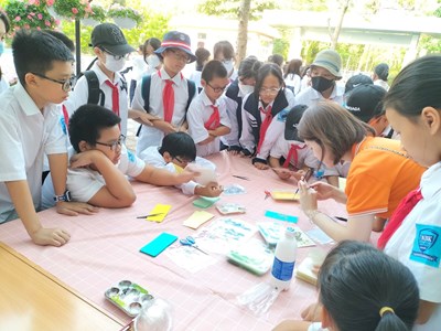 Chương trình trải nghiệm văn hóa Hàn Quốc tại Trường THCS Nguyễn Bỉnh Khiêm