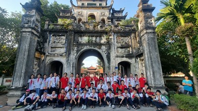 Ngoại khóa: Tham quan di tích lịch sử địa phương  học sinh khối 6 Trường THCs Nguyễn Bỉnh Khiêm