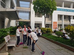Trường THCS Phúc Đồng tổ chức tổng vệ sinh môi trường phòng chống dịch bệnh và ATTP mùa mưa lũ.