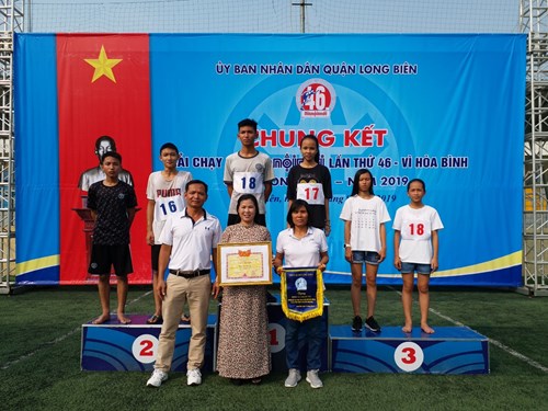 Trường THCS Phúc Lợi tham gia Chung kết giải chạy báo Hà Nội mới mở rộng lần thứ 46 - Vì hòa bình năm 2019