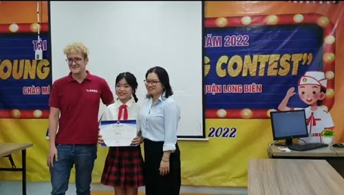 Học sinh trường THCS Thạch Bàn tham gia Cuộc thi Hùng biện Tiếng Anh cấp Quận