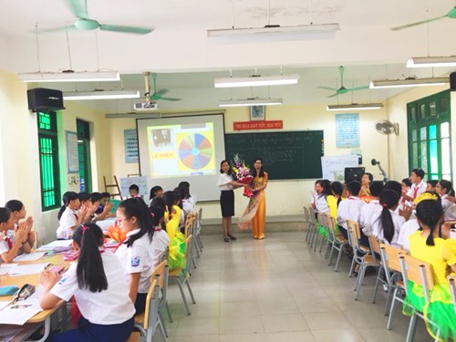 Dự thi giáo viên giỏi cấp quận: Chuyên đề  Giáo dục nếp sống thanh lịch, văn minh cho học sinh Hà Nội 