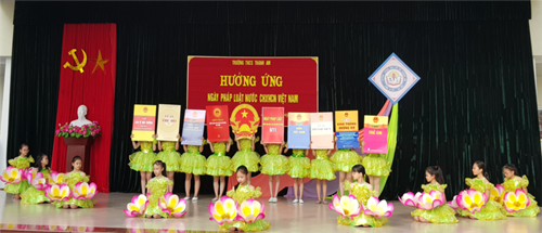Trường THCS Thanh Am Hưởng ứng Ngày Pháp luật nước Cộng hòa xã hội chủ nghĩa Việt Nam