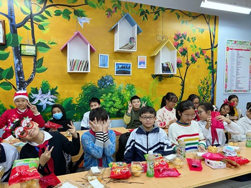 “Ấm áp mùa Noel”  cùng tập thể lớp 6A2 trường THCS Thượng Thanh
