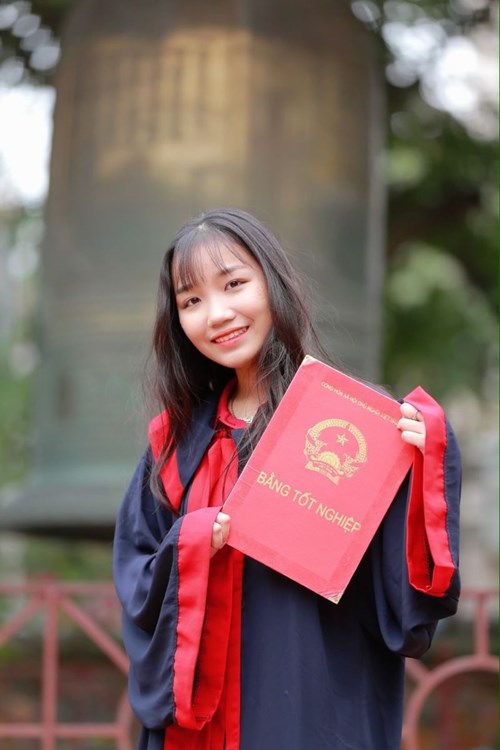 Bùi Mai Phương - Thủ khoa xuất sắc kì thi vào lớp 10 năm 2020 của Trường THCS Thượng Thanh.