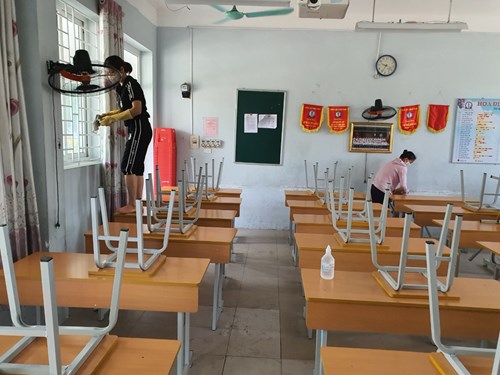 Công tác chuẩn bị đón học sinh trở lại trường học sau kỳ nghỉ dài phòng chống dịch Covid-19 của trường THCS Thượng Thanh.