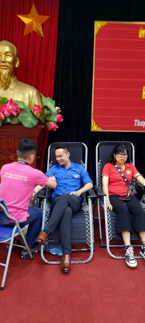 Trường THCS Thượng Thanh tham gia hiến máu nhân đạo
