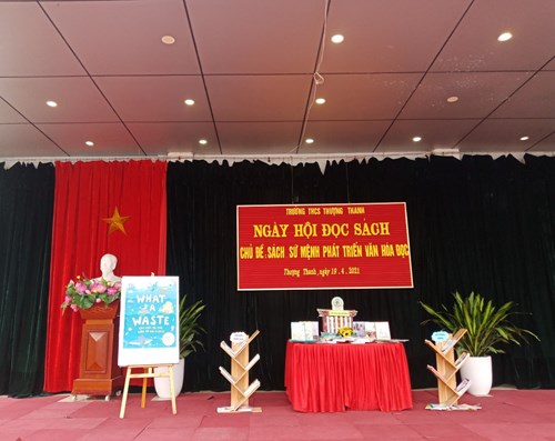 Buổi chào cờ đầu tuần 31 tại Trường THCS Thượng Thanh