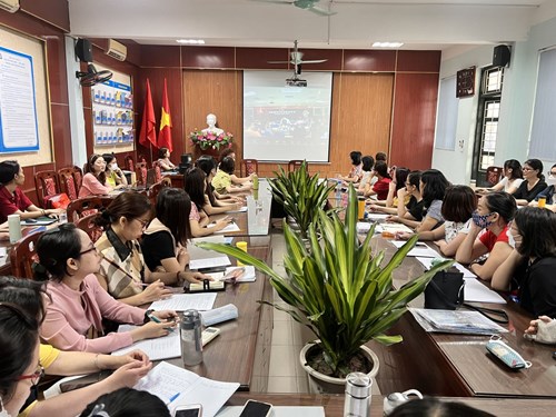 Trường THCS Thượng Thanh tham gia học tập lớp bồi dưỡng chính trị hè năm 2022