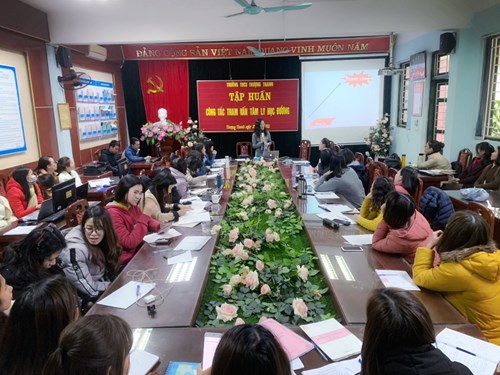 Buổi tập huấn tham vấn tâm lý học đường đầy bổ ích dành cho CBGV-NV tại trường THCS Thượng Thanh
