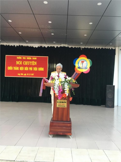 Trường THCS Thượng Thanh  tổ chức buổi tọa đàm nói chuyện với nội dung “Hà Nội - Điện Biên Phủ trên không”