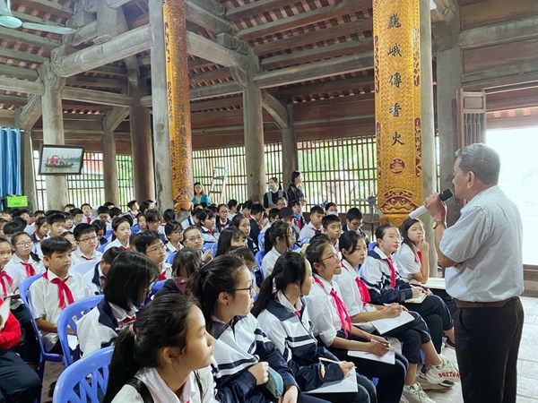 Học sinh trường thcs thượng thanh tham quan di tích lịch sử giáo dục truyền thống yêu quê hương đất nước