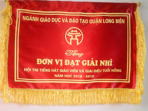 Hội thi “Tiếng hát giáo viên và Giai điệu tuổi hồng” của trường THCS Việt Hưng