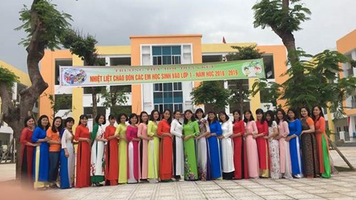 Trường Tiểu học Đoàn Kết tổ chức đón học sinh lớp Một năm học 2018- 2019