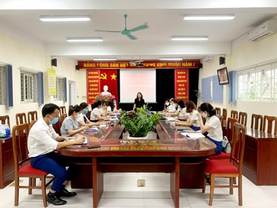 Nâng cao chất lượng sinh hoạt chi bộ, phát huy vai trò chủ động, gương mẫu của đảng viên tại chi bộ trường Tiểu học Đoàn Kết, quận Long Biên