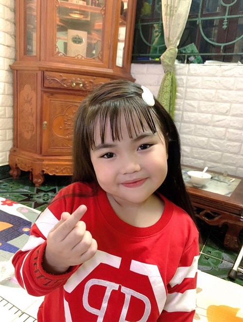Nguyễn Minh Châu – Cô bé kiên cường chống lại Covid-19